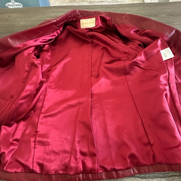 Women's Red leather Blazer - Picture 7 of 8